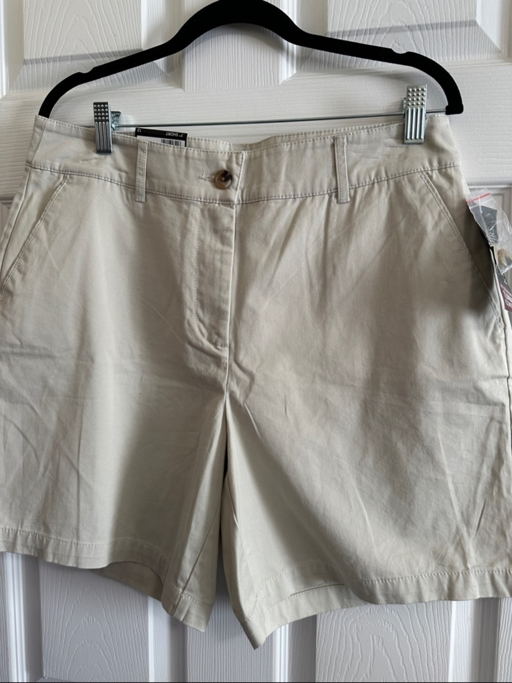 Kim Rogers 7" Twill Short w/ Tummy Control Khaki Rainy Day w/pockets NWT Size 12 - Picture 3 of 6